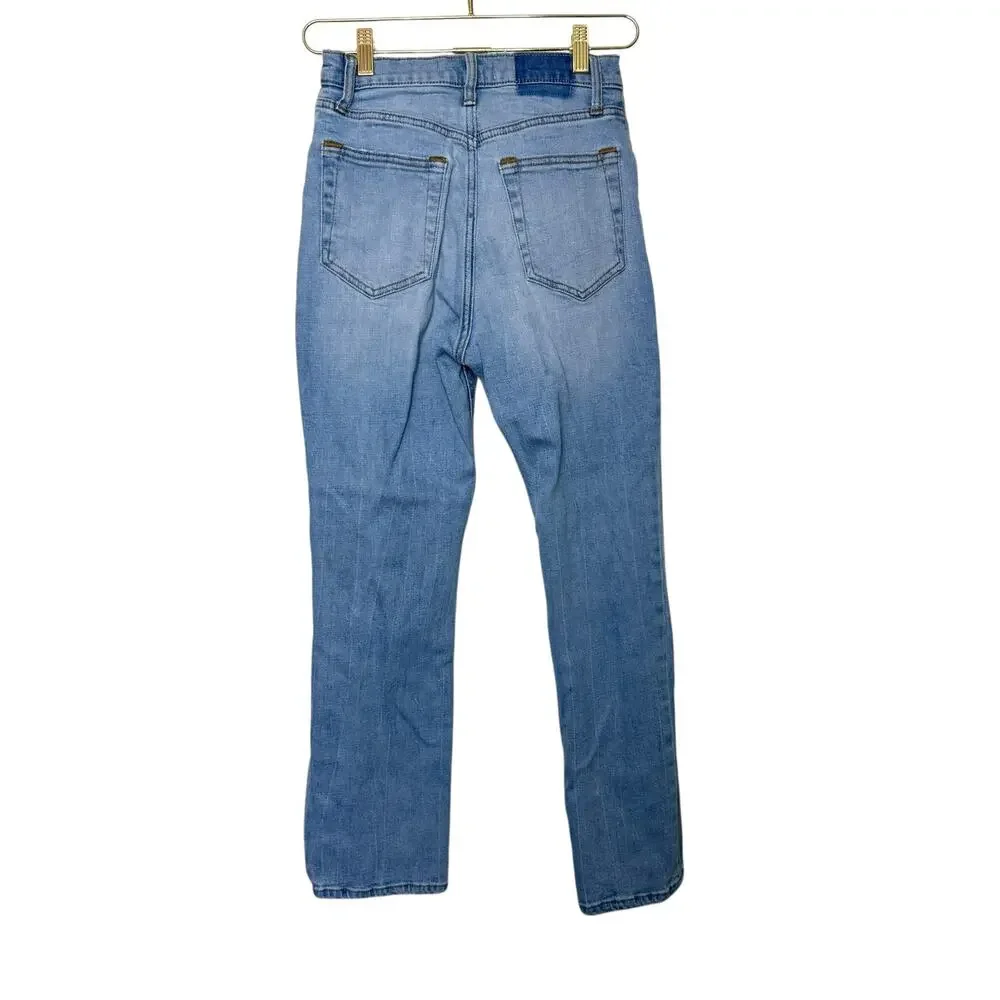 Abrecrombie & Fitch The Ankle Straight Ultra High Rise Lt Blue‎ Wash Women 2/26